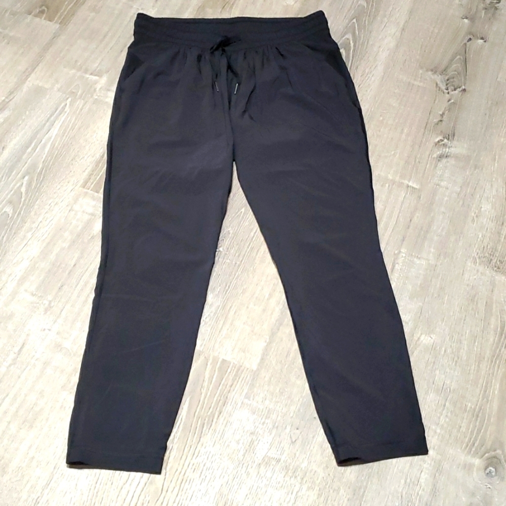 Lululemon Athletica black dance pants women elastic waist size 8
